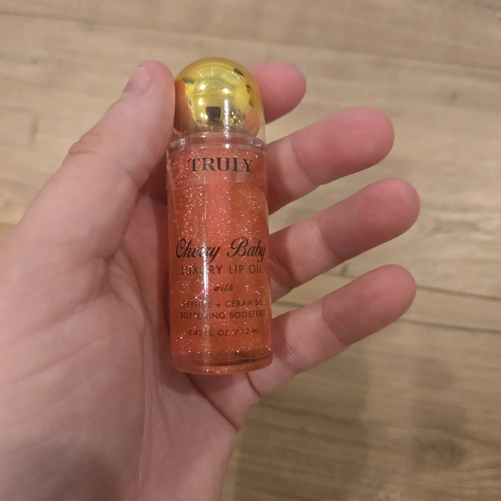 Truly Beauty Luxury Peptide Lip Oil Duo - Cherry Baby & Glazed Donut Sealed - Picture 5 of 16